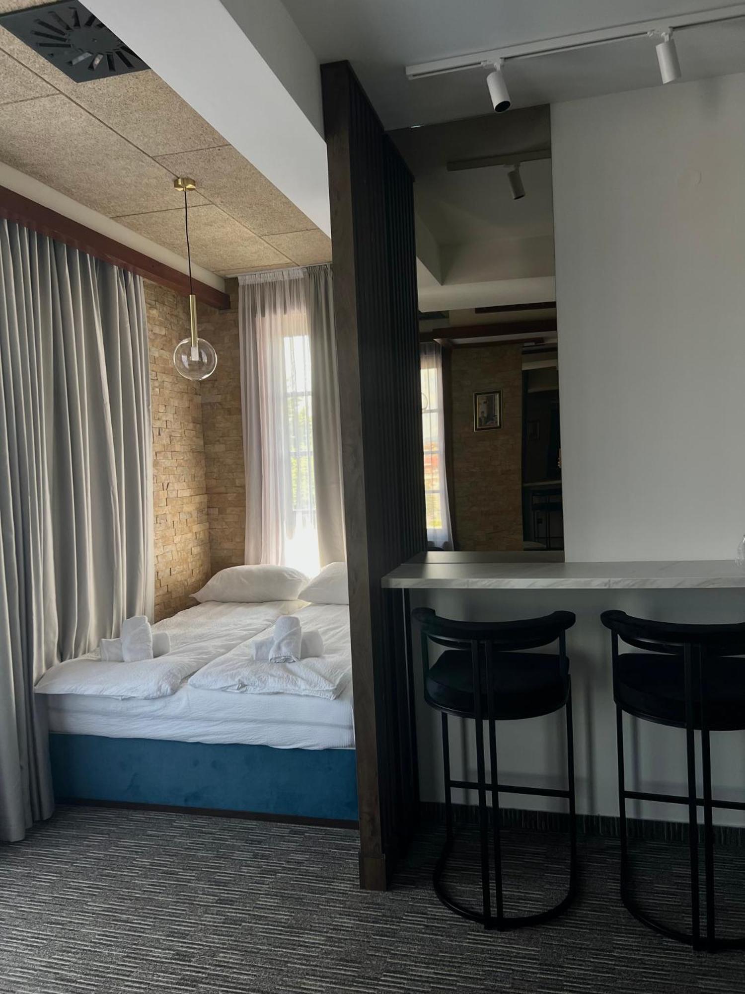 Hotel Zlatni Bor Sokolac  Kültér fotó