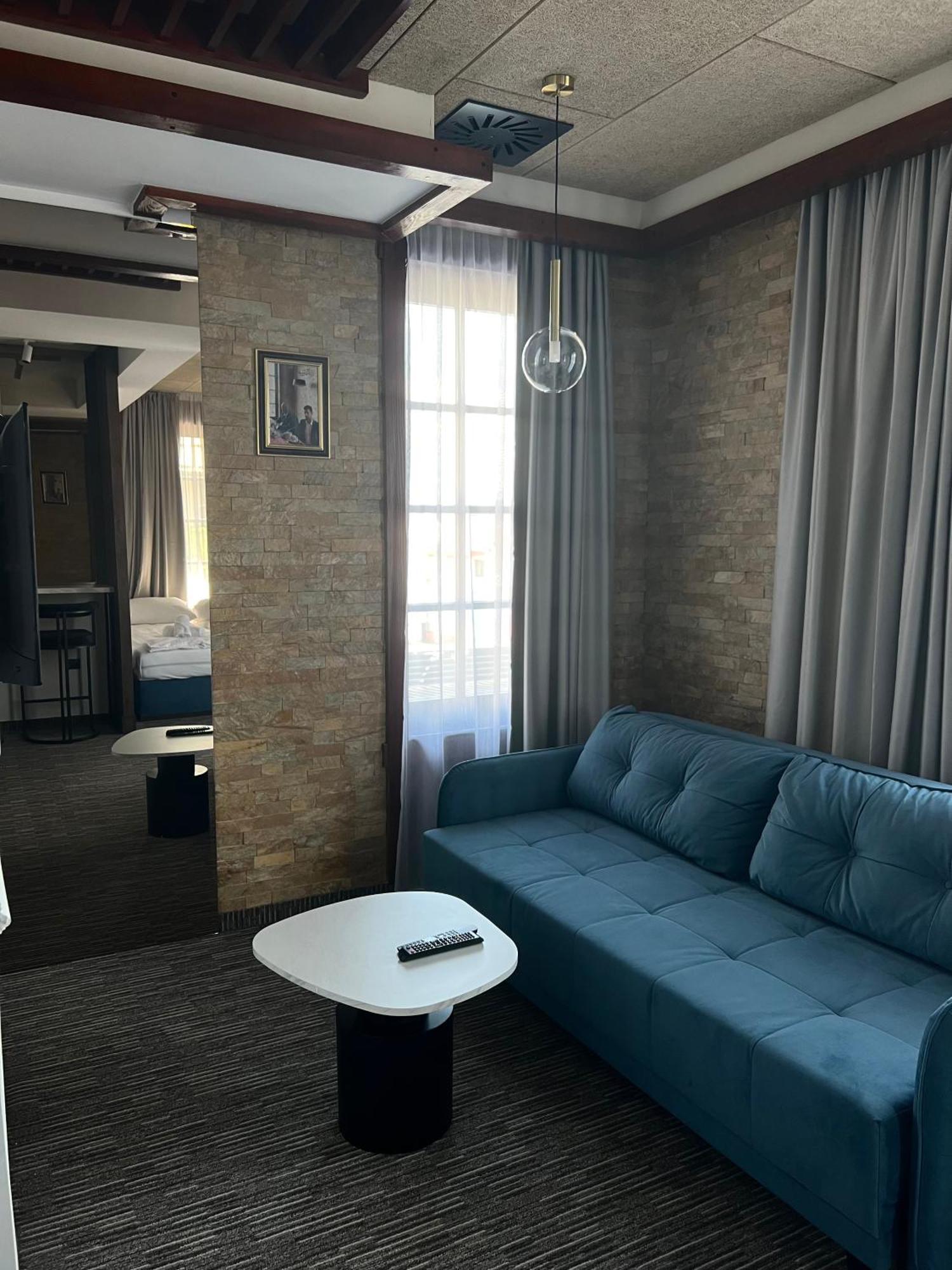 Hotel Zlatni Bor Sokolac  Kültér fotó