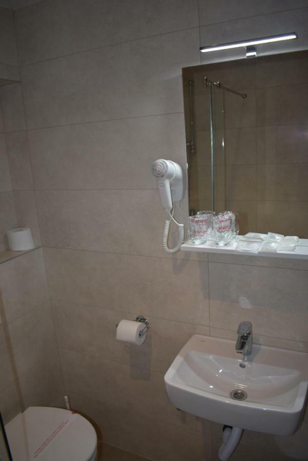 Hotel Zlatni Bor Sokolac  Kültér fotó