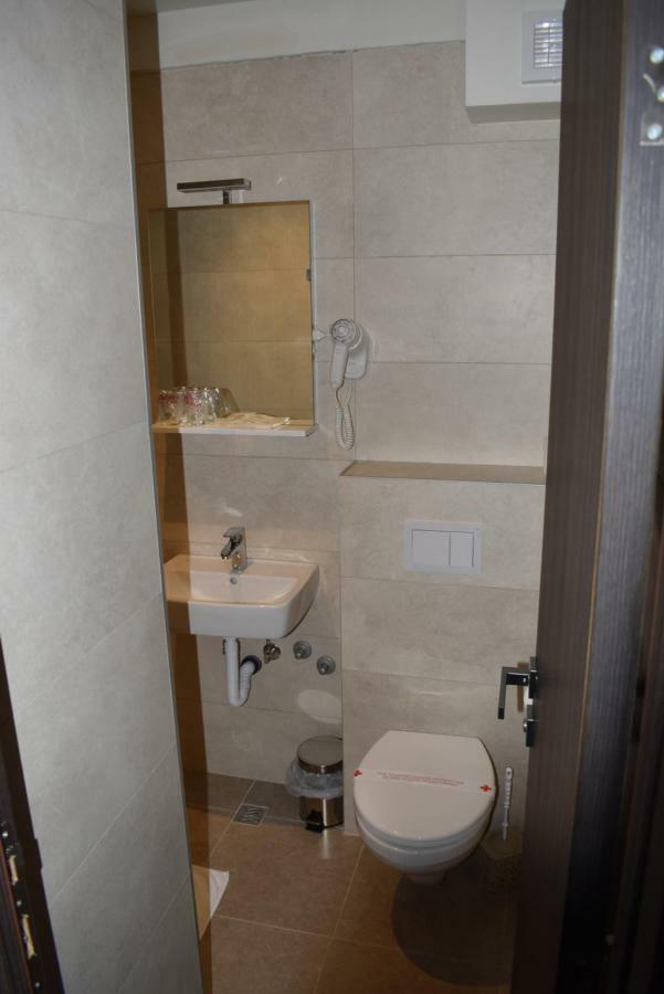 Hotel Zlatni Bor Sokolac  Kültér fotó