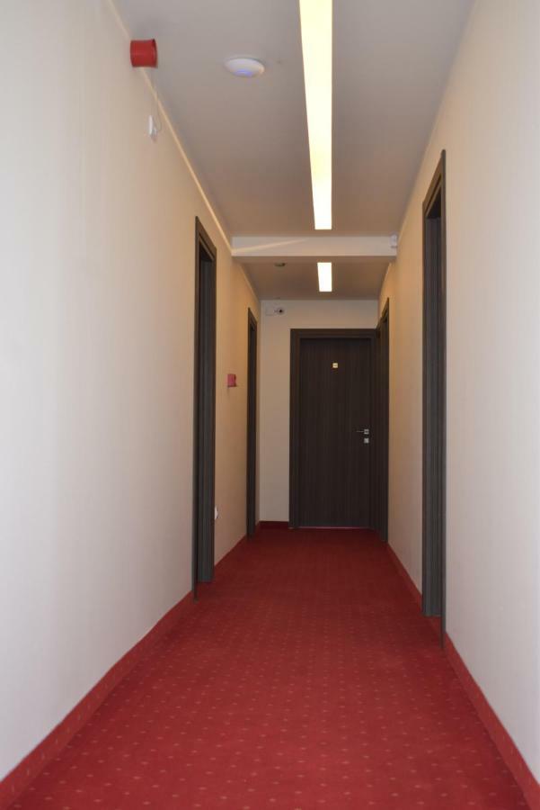 Hotel Zlatni Bor Sokolac  Kültér fotó